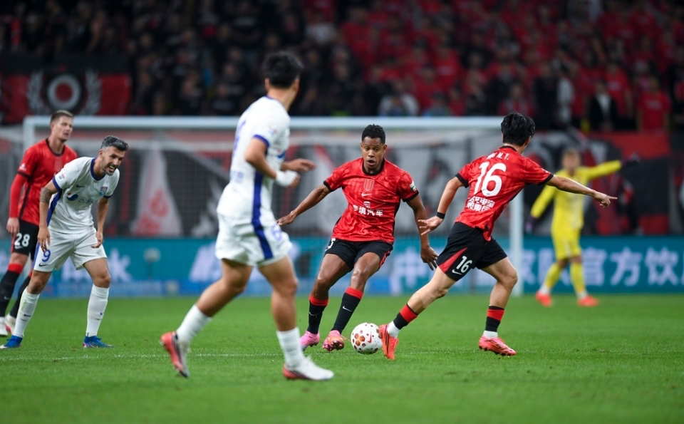 蓉城0-1津门虎！2轮不胜+夺冠再次延后 蓉城0射正 基莱斯补时绝杀